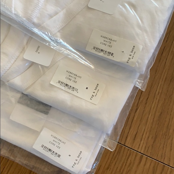 💕HP💕White Rag & Bone v neck tee - Picture 9 of 12